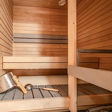 Starveil 104 Center By Aavalevi Apartment *